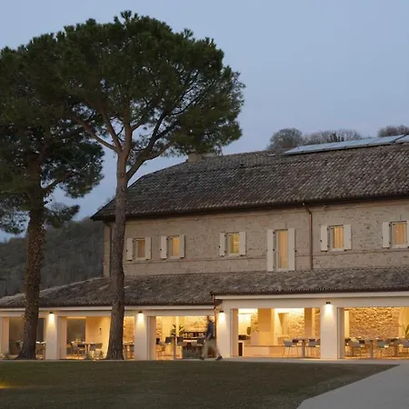 مزرعة للإقامة Colle Serrano Relais &