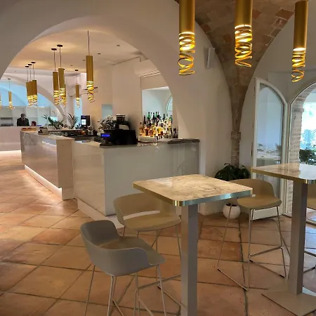 Colle Serrano Relais & * ريباترانسوني