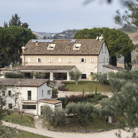 Farm stay Colle Serrano Relais &