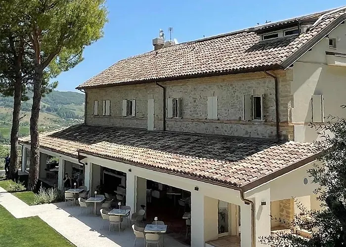 农家乐 Colle Serrano Relais & 里帕特兰索内