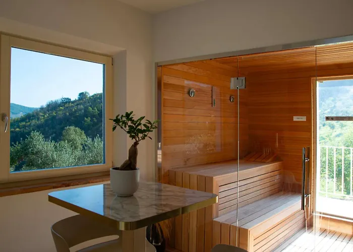 Colle Serrano Relais & 农家乐 *