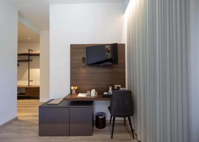 Colle Serrano Relais & 农家乐 *